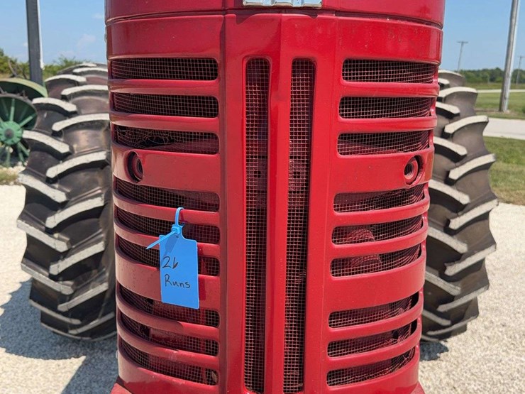 farmall-400-image-9