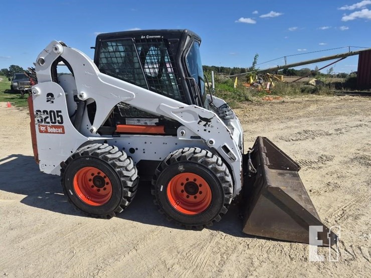 2010-bobcat-s205-image-7