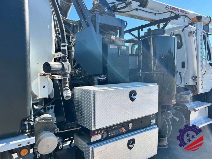 2019-freightliner-114sd-image-85