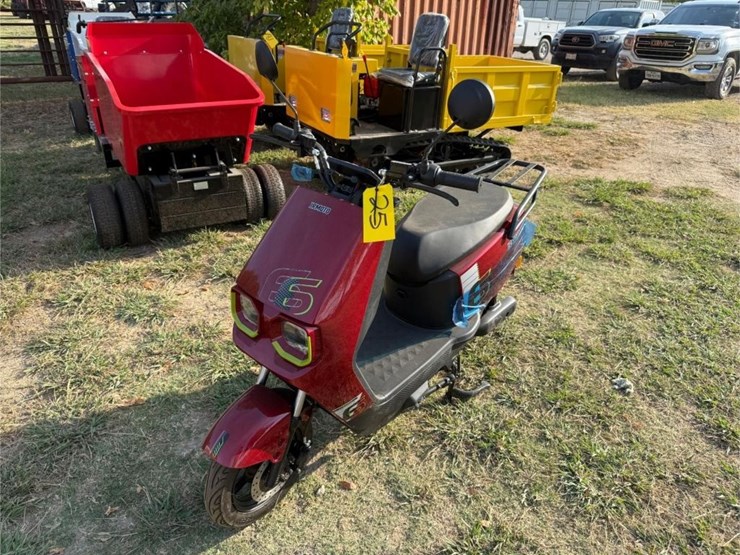 new-in-box-electric-moped-image-1