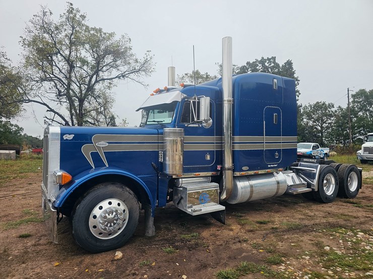 2001-peterbilt-379-image-4