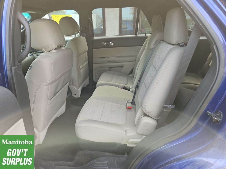 2013-ford-explorer-image-24
