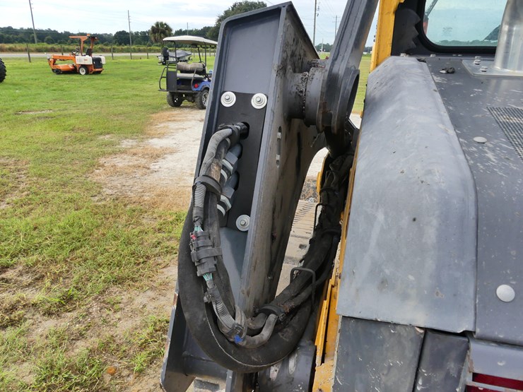 deere-333g-image-10