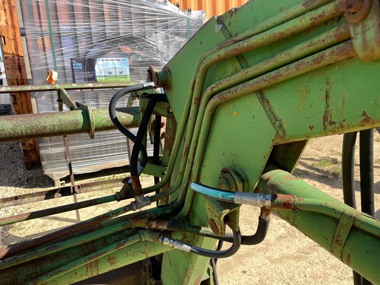 john-deere-148-image-19