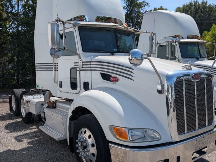 2014-peterbilt-386-image-3
