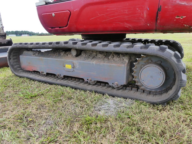 takeuchi-tb240-image-6