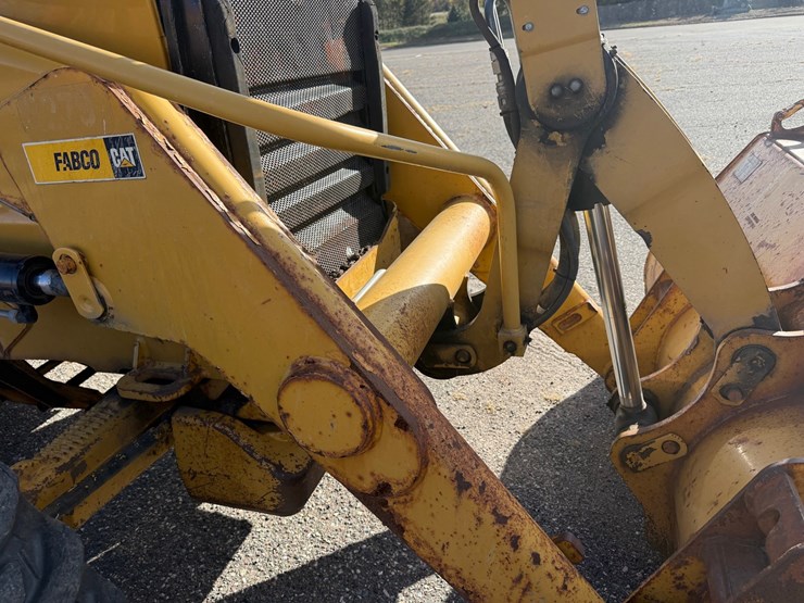 caterpillar-420e-image-15