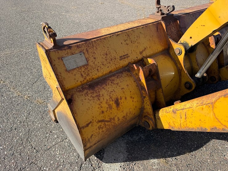 caterpillar-420e-image-28