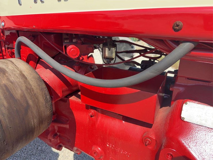 farmall-350-image-31