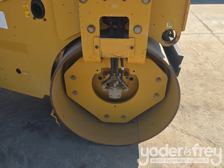 2018-caterpillar-cb34b-image-11