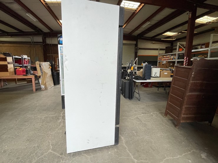 #4673-•-true-commercial-fridge-image-13