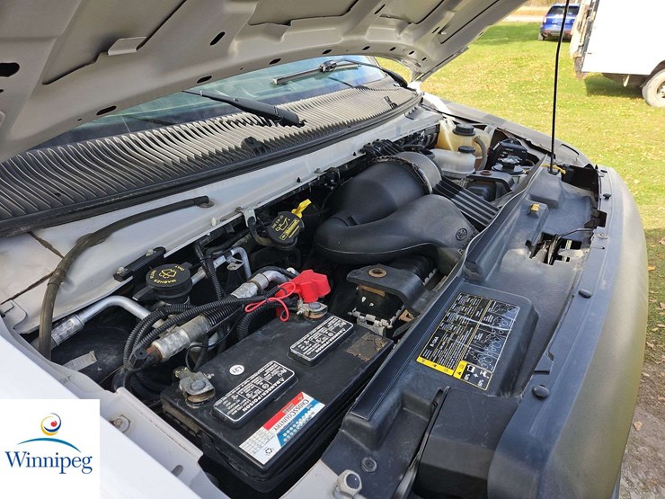 2011-ford-cargo-image-32