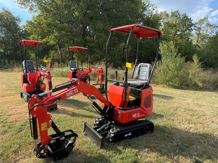 2026-me15-gas-mini-excavator-image-1