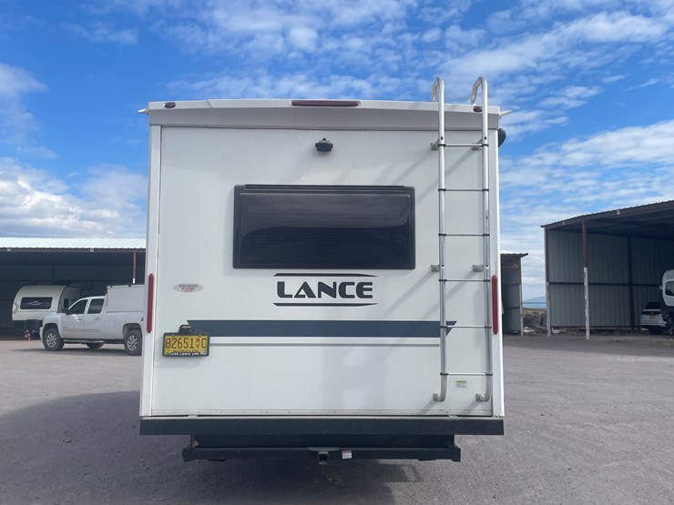 #2824-•-2022-lance-travel-trailer,-(has-new-mexico-title)-image-6