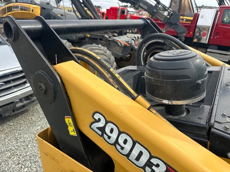caterpillar-299d3-xe-image-15