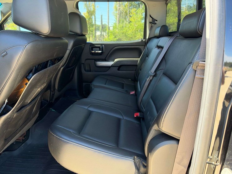 2015-chevrolet-silverado-2500-image-14