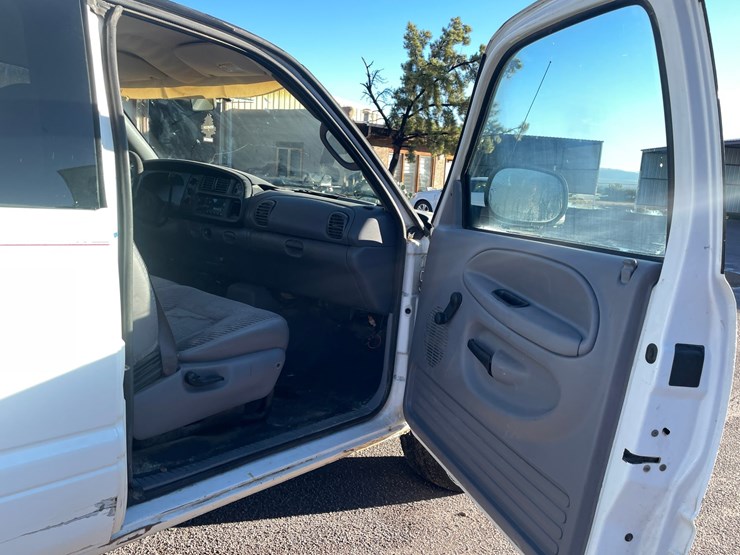 #2760-•-2001-dodge-ram-(title-in-delay)-image-71