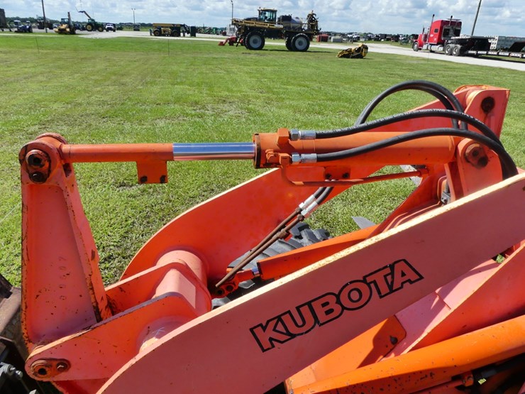 kubota-r520s-image-10