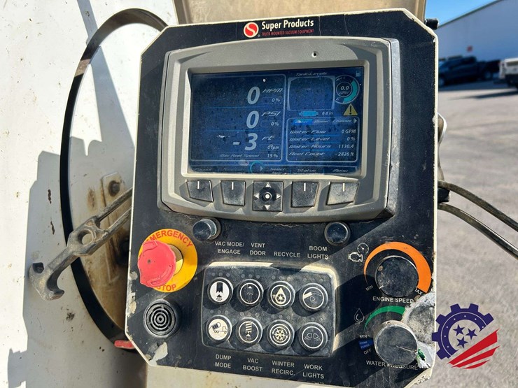 2019-freightliner-114sd-image-115