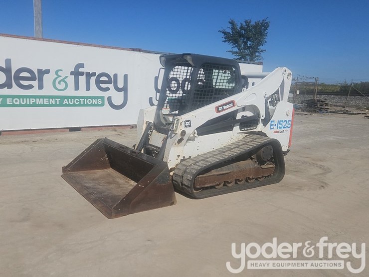 2016-bobcat-t740-image-1