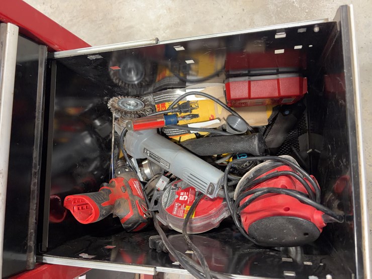 craftsman-tool-box-with-milwaukee-packouts-image-19