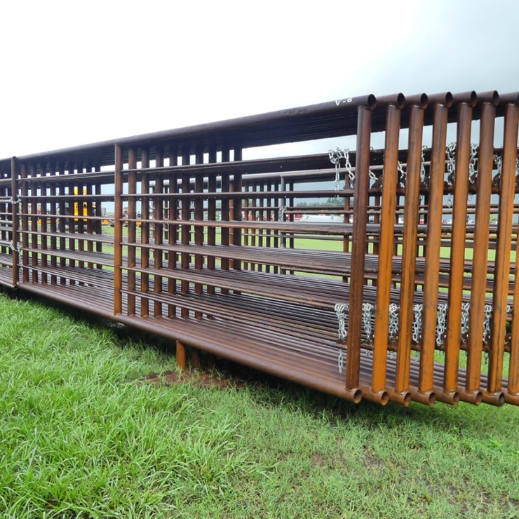(10) 24' Free Standing Panels