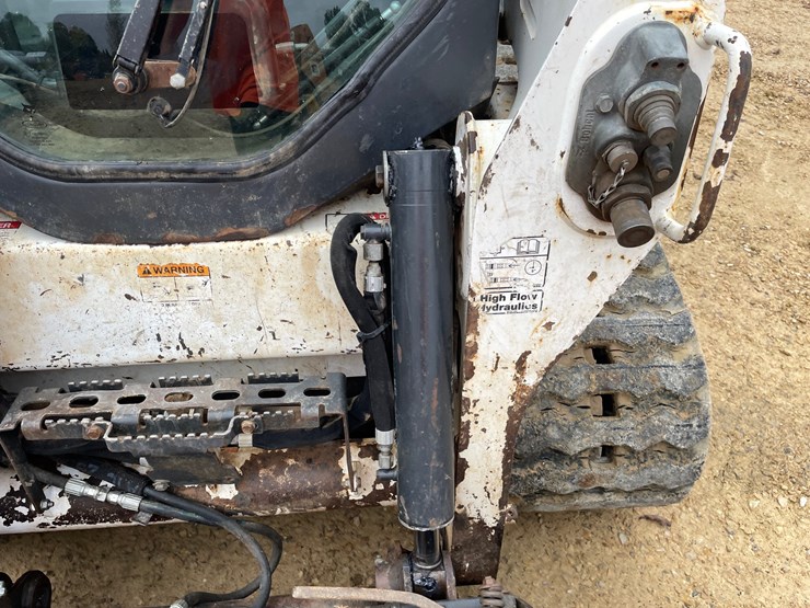 2015-bobcat-t550-image-23