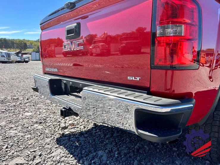 2014-gmc-sierra-z71-slt-pickup-truck-image-28