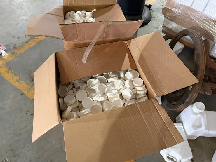 #42116-•-lot-of-(2)-pallets-of-1-gallon-empty-jugs-image-10