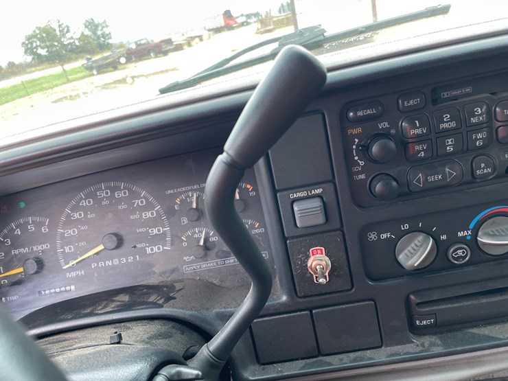 2000-chevrolet-silverado-3500-image-92