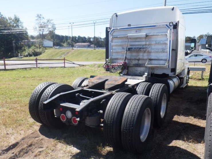 2020-freightliner-cascadia-125-image-10