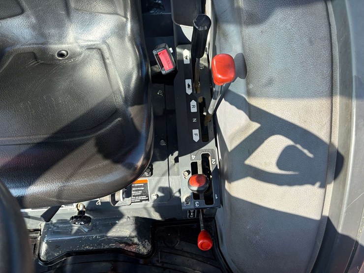 2021-kubota-mx5400dtc-image-15
