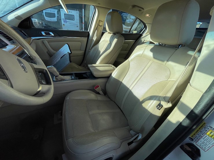 #2759-•-2010-lincoln-mks-(has-nm-title)-image-39