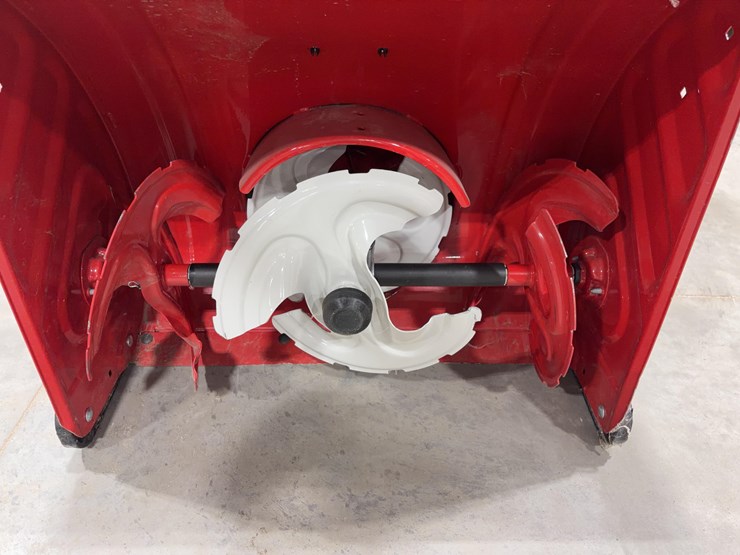 troy-bilt-snow-blower-image-6