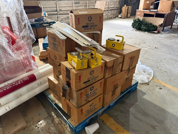 #42071-•-lot-of-(~30)-boxes-of-radiation-detection-sets-image-2