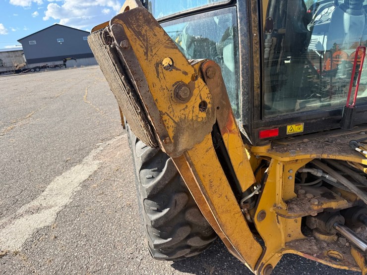 caterpillar-420e-image-45