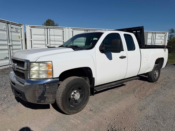 2008-chevy-silverado-pick-up-truck-image-1