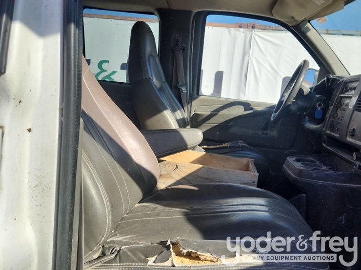 2005-chevrolet-3500-image-39