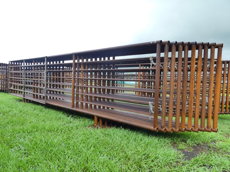 (10)-24'-free-standing-panels-image-1