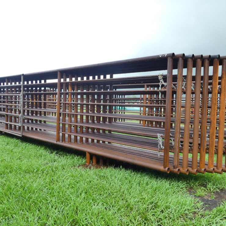 (10) 24' Free Standing Panels