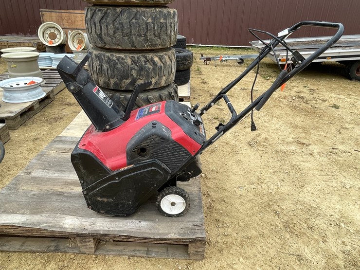 #3056-•-toro-20"-snowblower-image-2