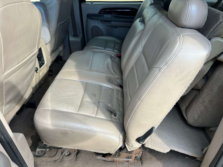 2004-ford-excursion-limited-image-21