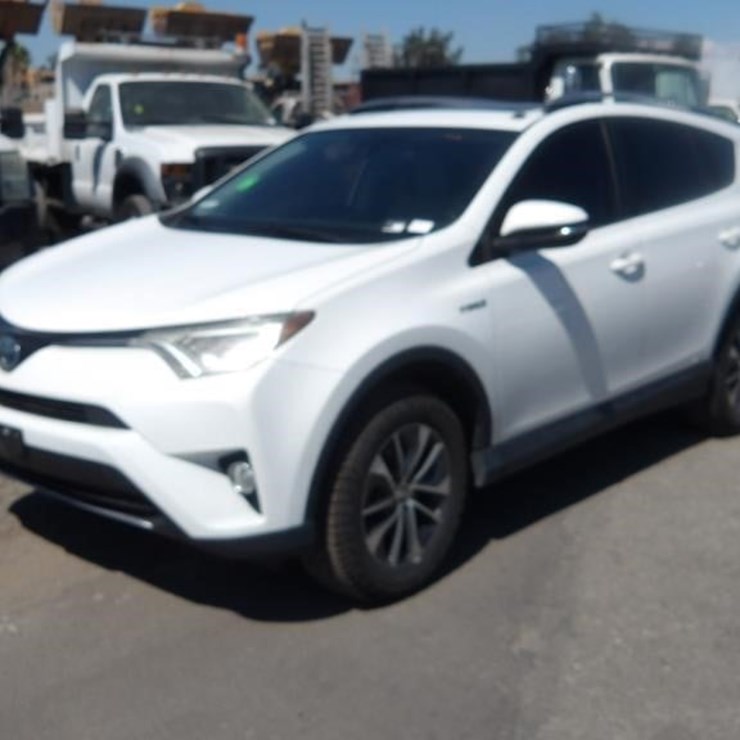 2017 TOYOTA RAV4 XLE