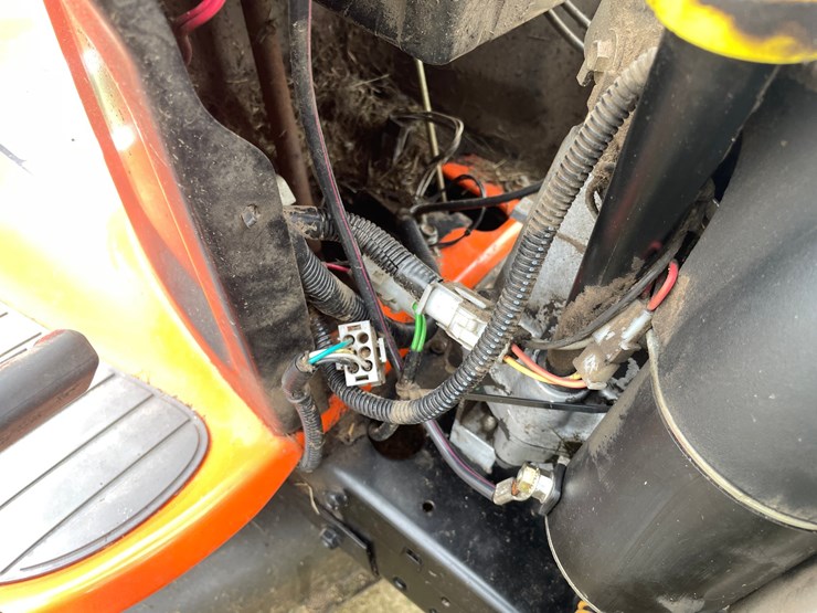 #3051-•-husqvarna-48"-riding-lawnmower-image-39