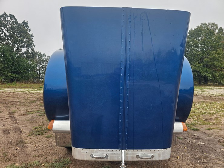 2001-peterbilt-379-image-36