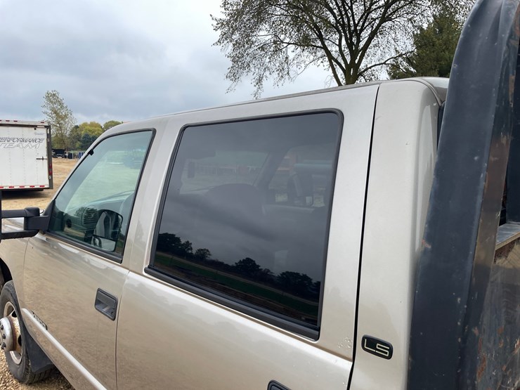 2000-chevrolet-silverado-3500-image-36
