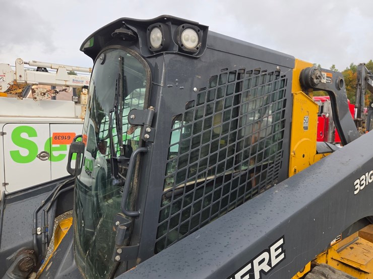 2020-deere-331g-image-38