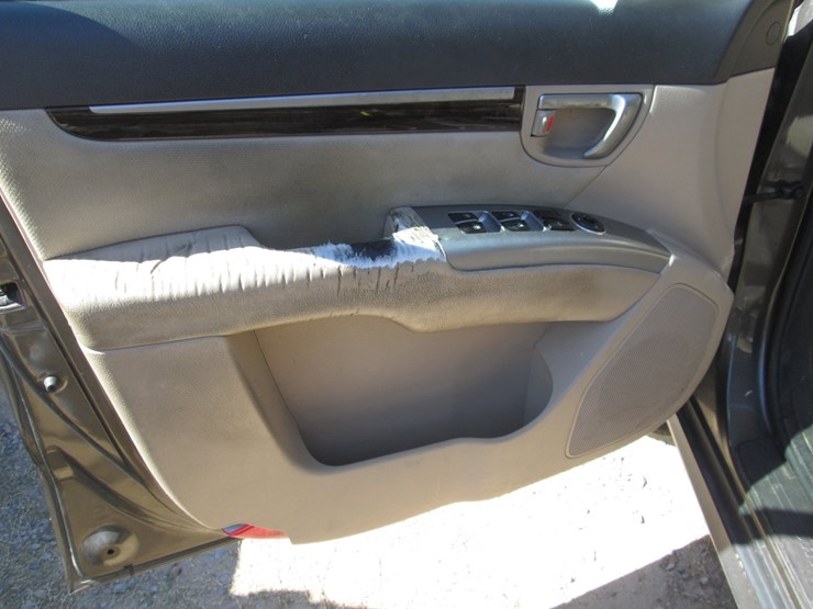 2012-hyundai-santa-fe-image-23