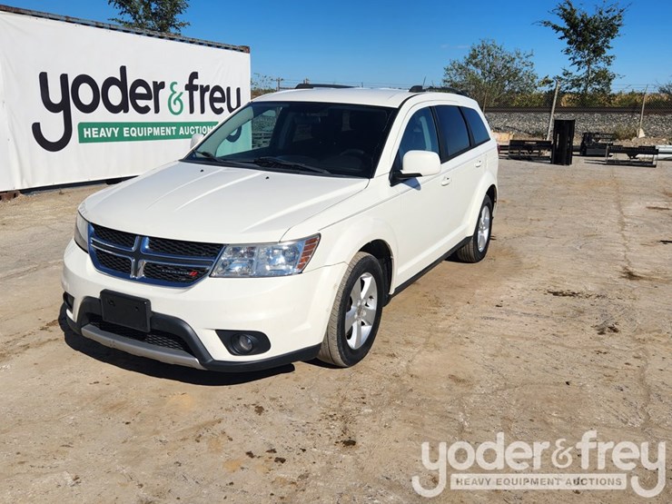 2012-dodge-journey-image-11