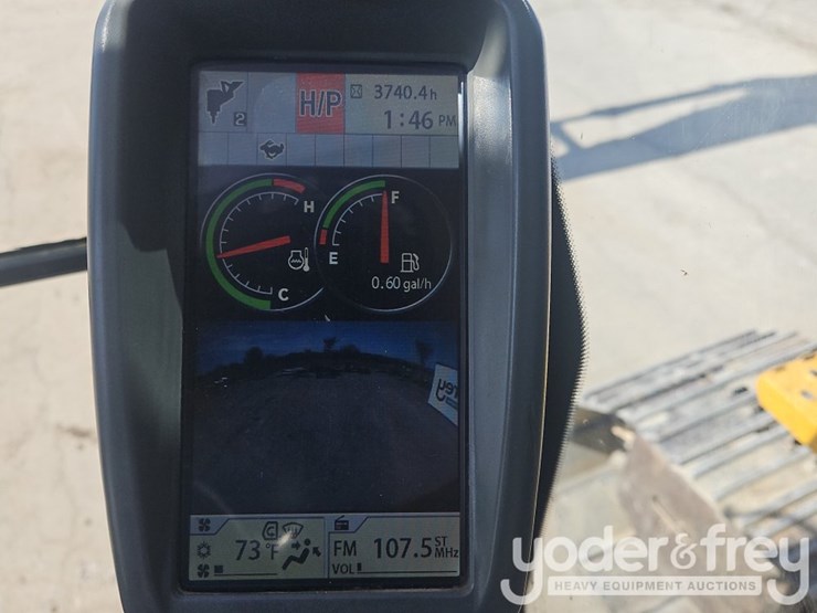 2015-deere-135g-image-30